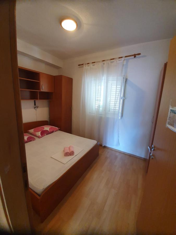 Apartman Dusanka Jovic Makarska Esterno foto